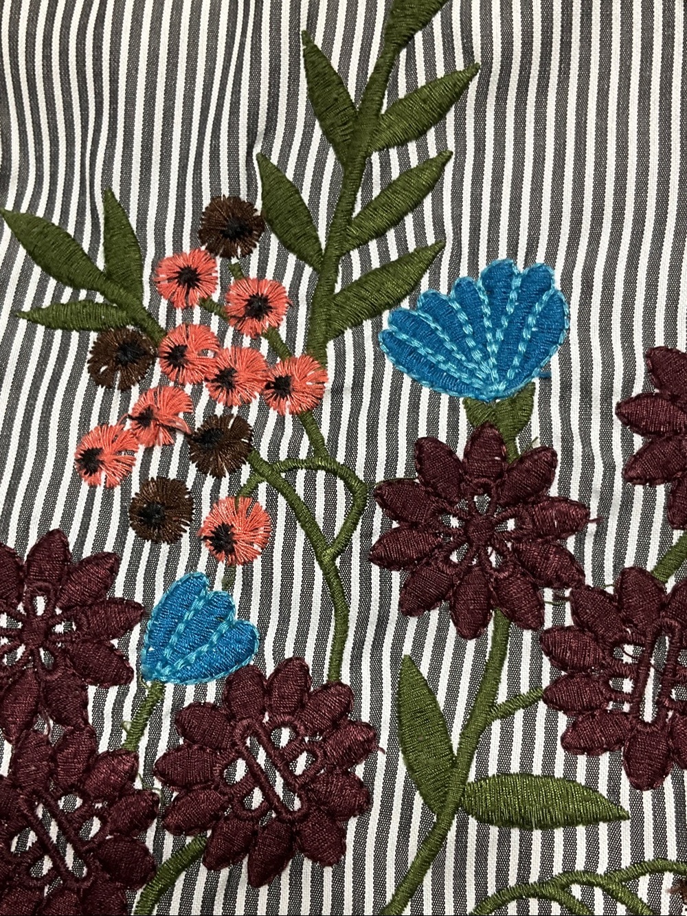 🔥Foxcroft Gray and White Striped Button-Down with Floral Embroidery - Picture 10 of 10